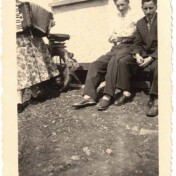 Nöthen Ende 50er, vlnr.: Cäcilia Roggendorf "Theisse Zilla", Helmut May, Johann Rosenbaum "Schringesch Johann"