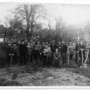 Arbeiten am "Alten Friedhof" an der Kirche