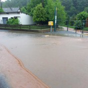 Der Bach schon randvoll