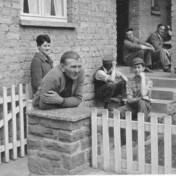 Eckhaus an der Kirche. Vorne de Ohm.
Vorne rechts Josef Schmitz